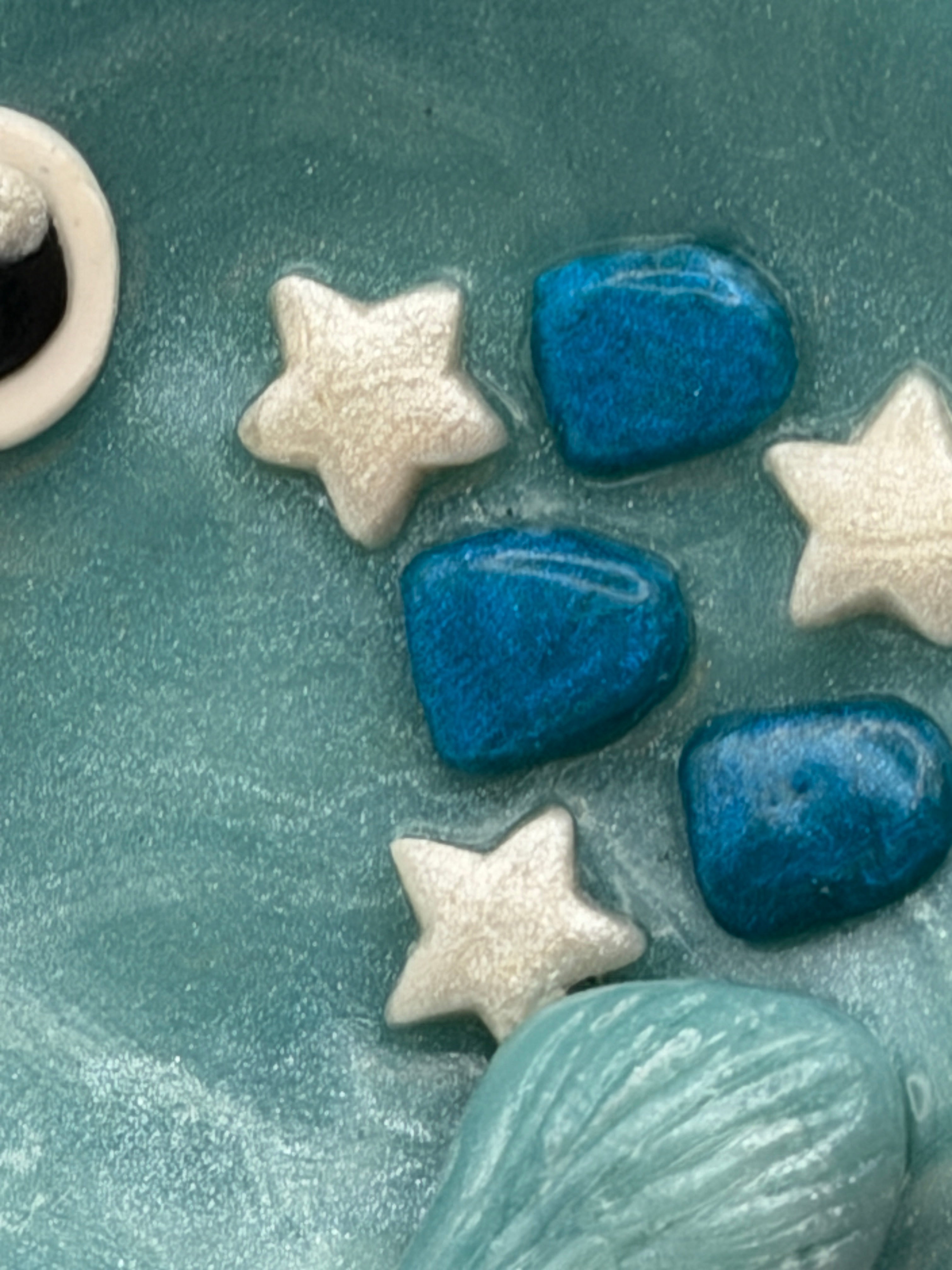 Blue Shimmer Fish Worrystone